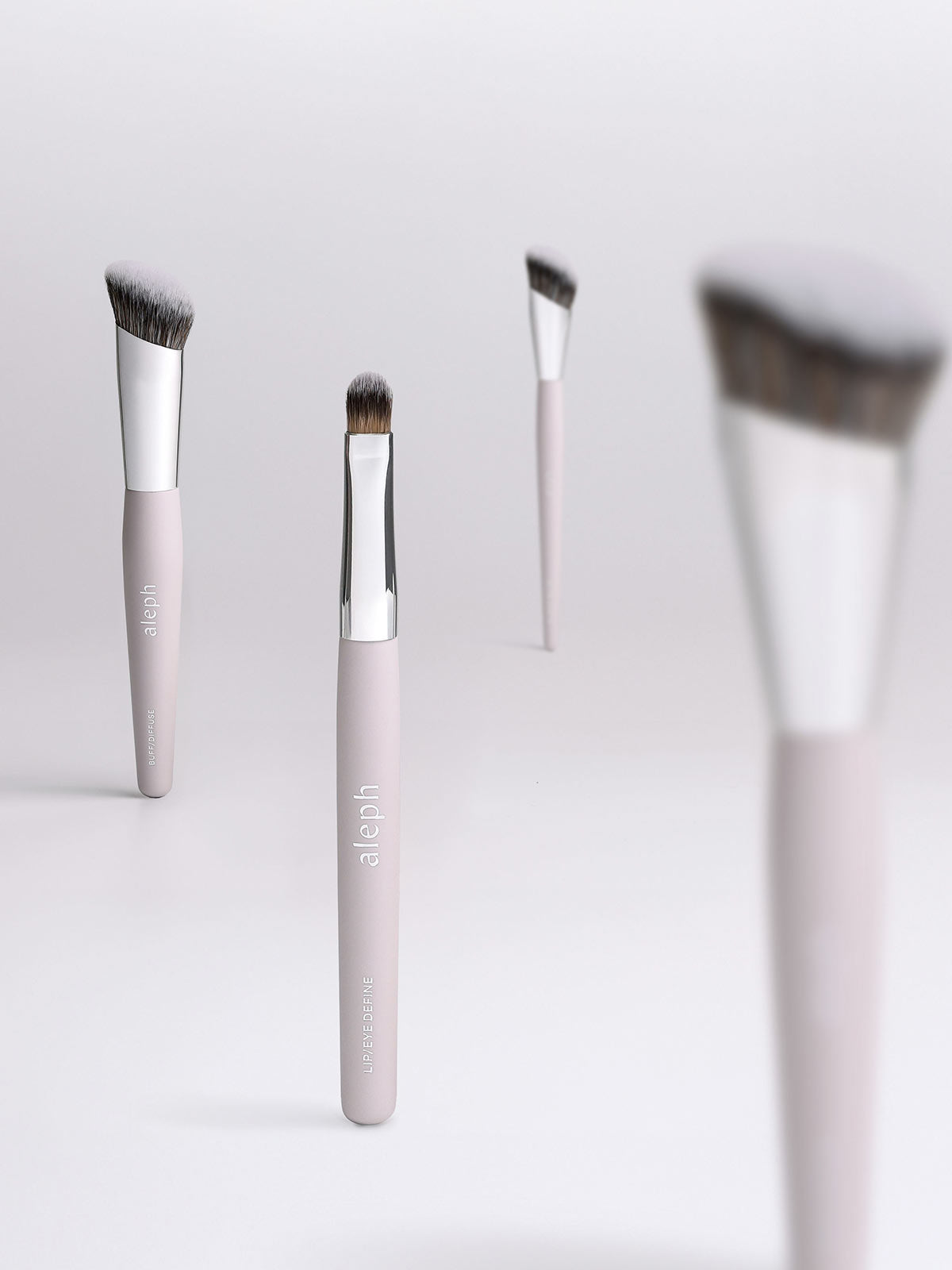 Lip and Eye Define Brush