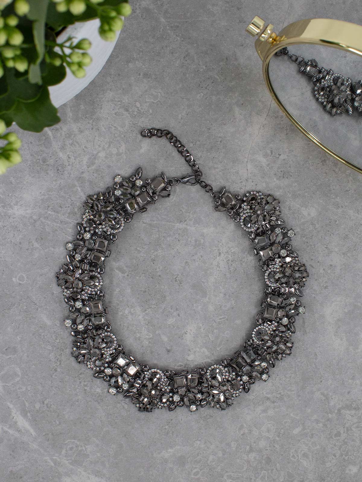 Anoir Necklace