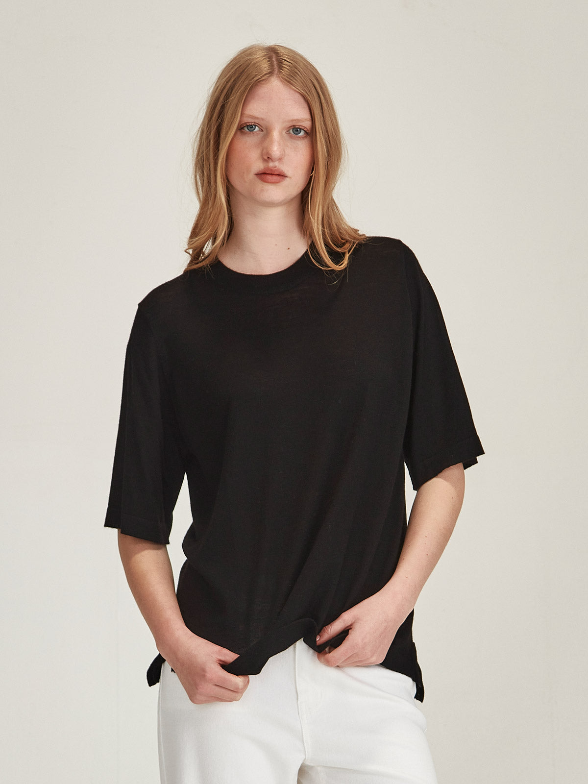 Women's black Kate Cashmere Tee - Caroline Sills premium fine cashmere short sleeve top