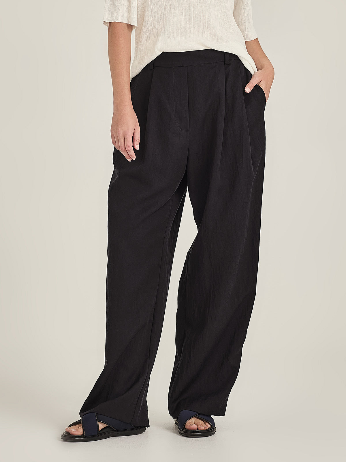 Brodie Pleat Pant