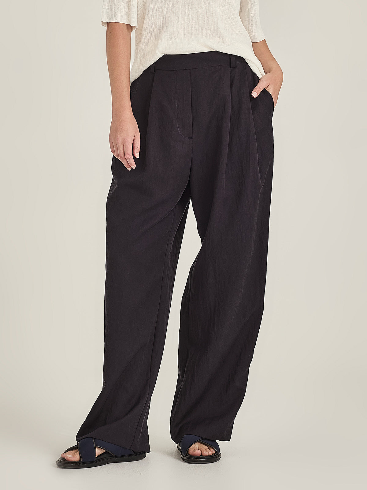 Brodie Pleat Pant