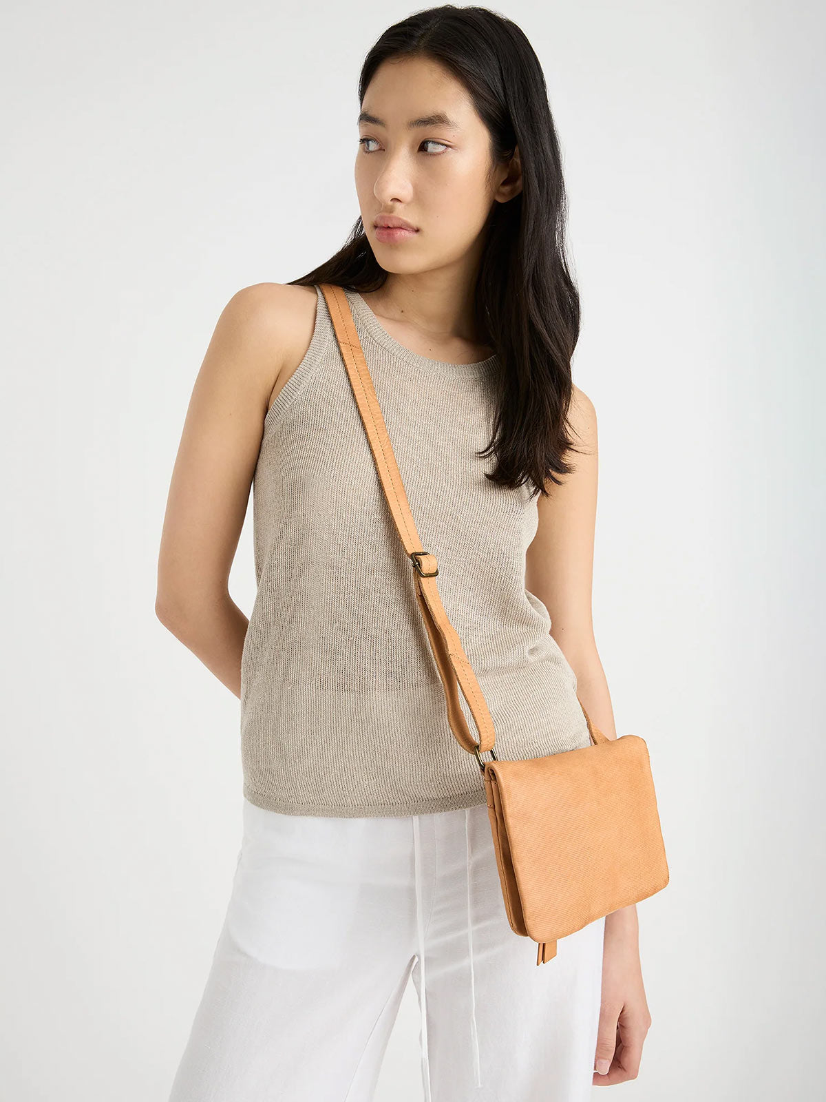 Linea Crossbody