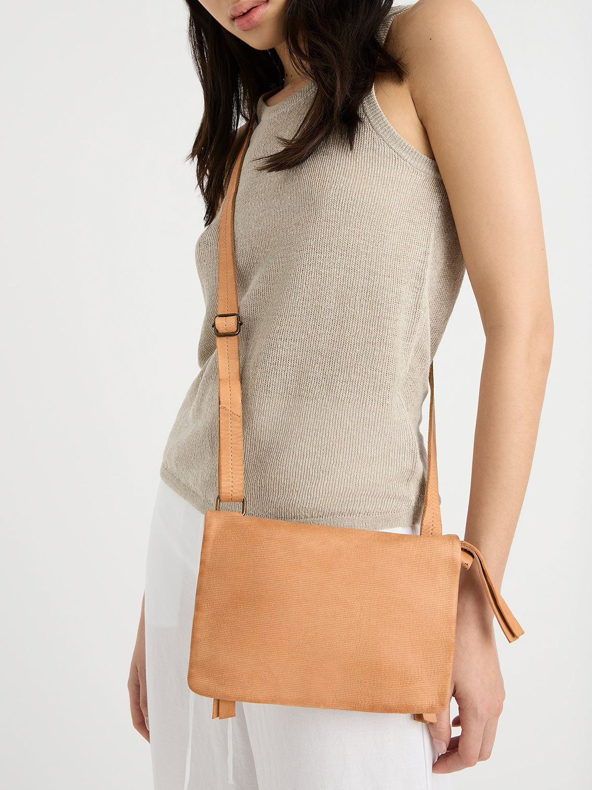 Linea Crossbody