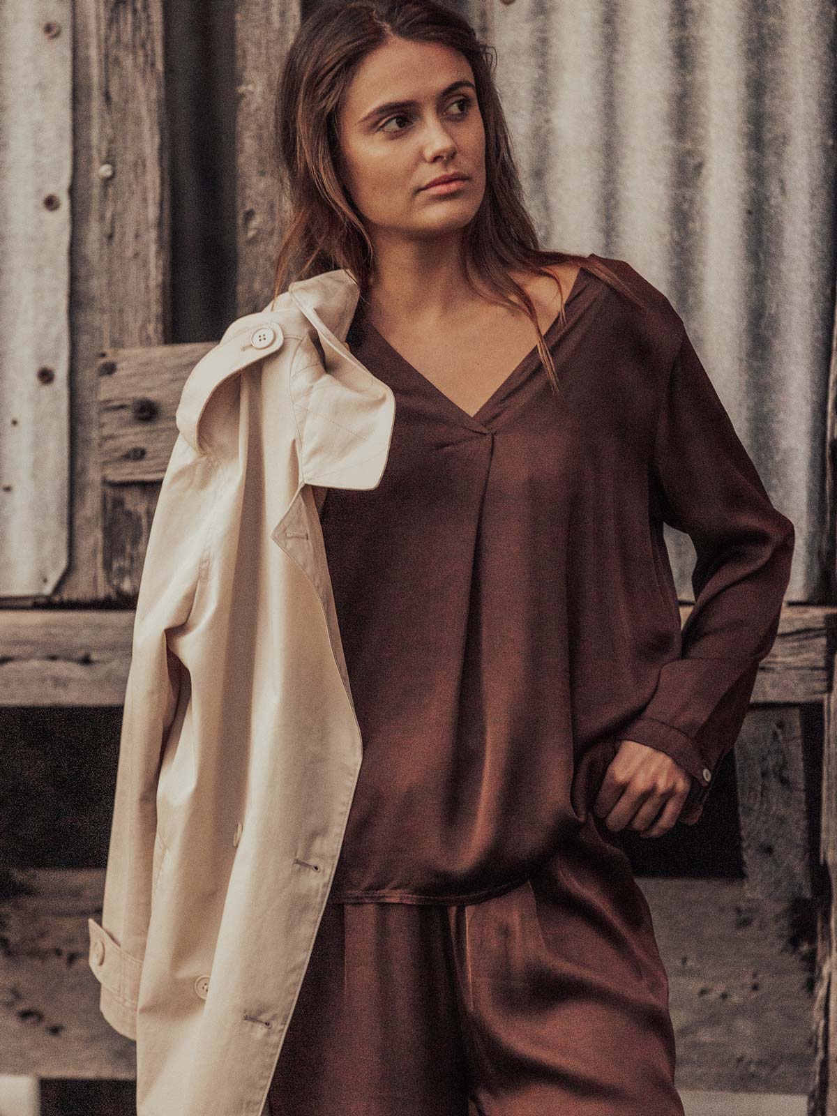 Flowy V Nk L-S Pleat Shirt