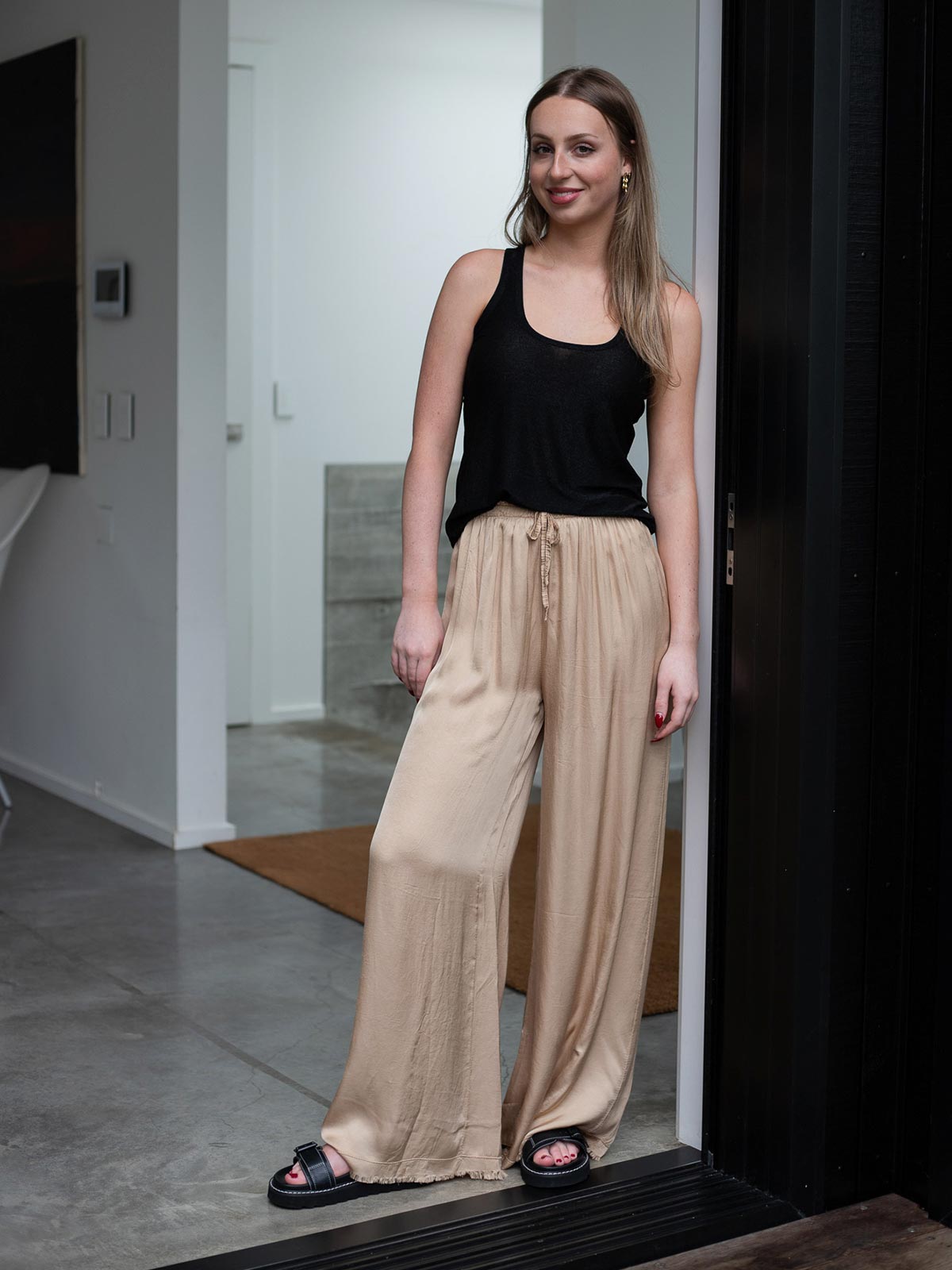 Flowy hotsell pants outfit