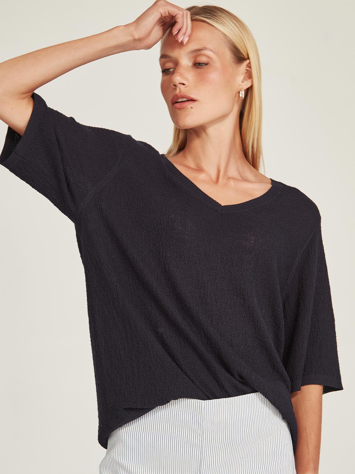 Vera Boucle V Neck