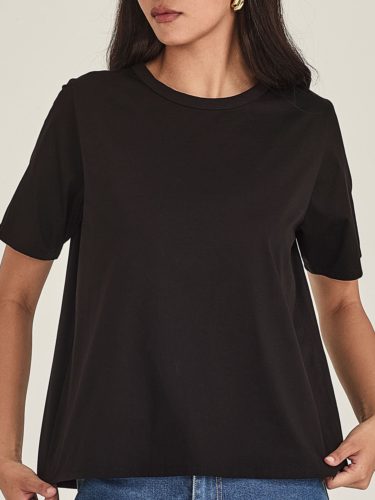 Avery Tee