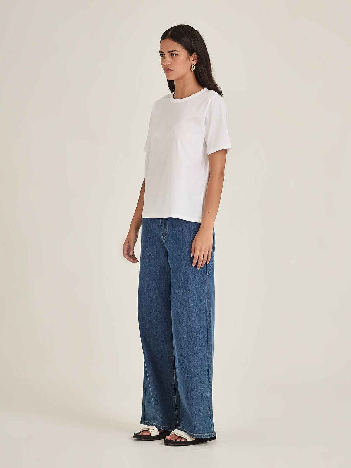 Avery Tee