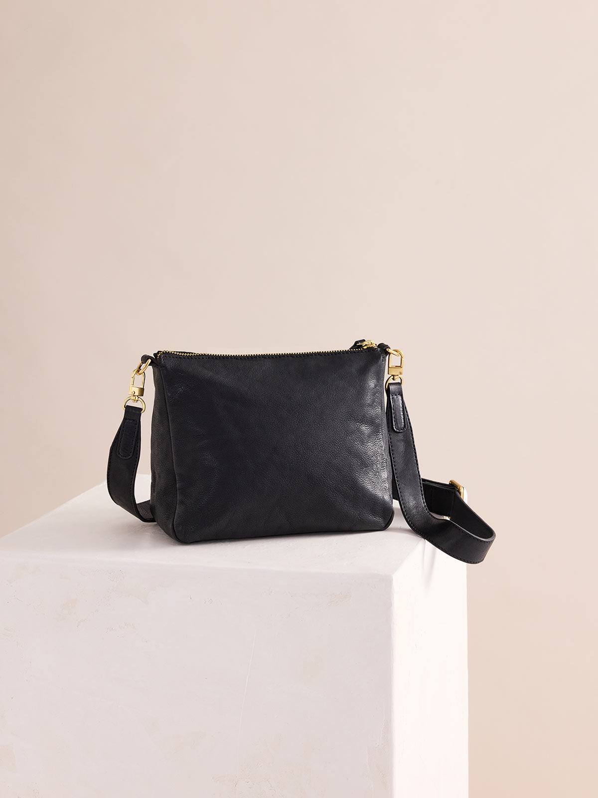 Frida Crossbody