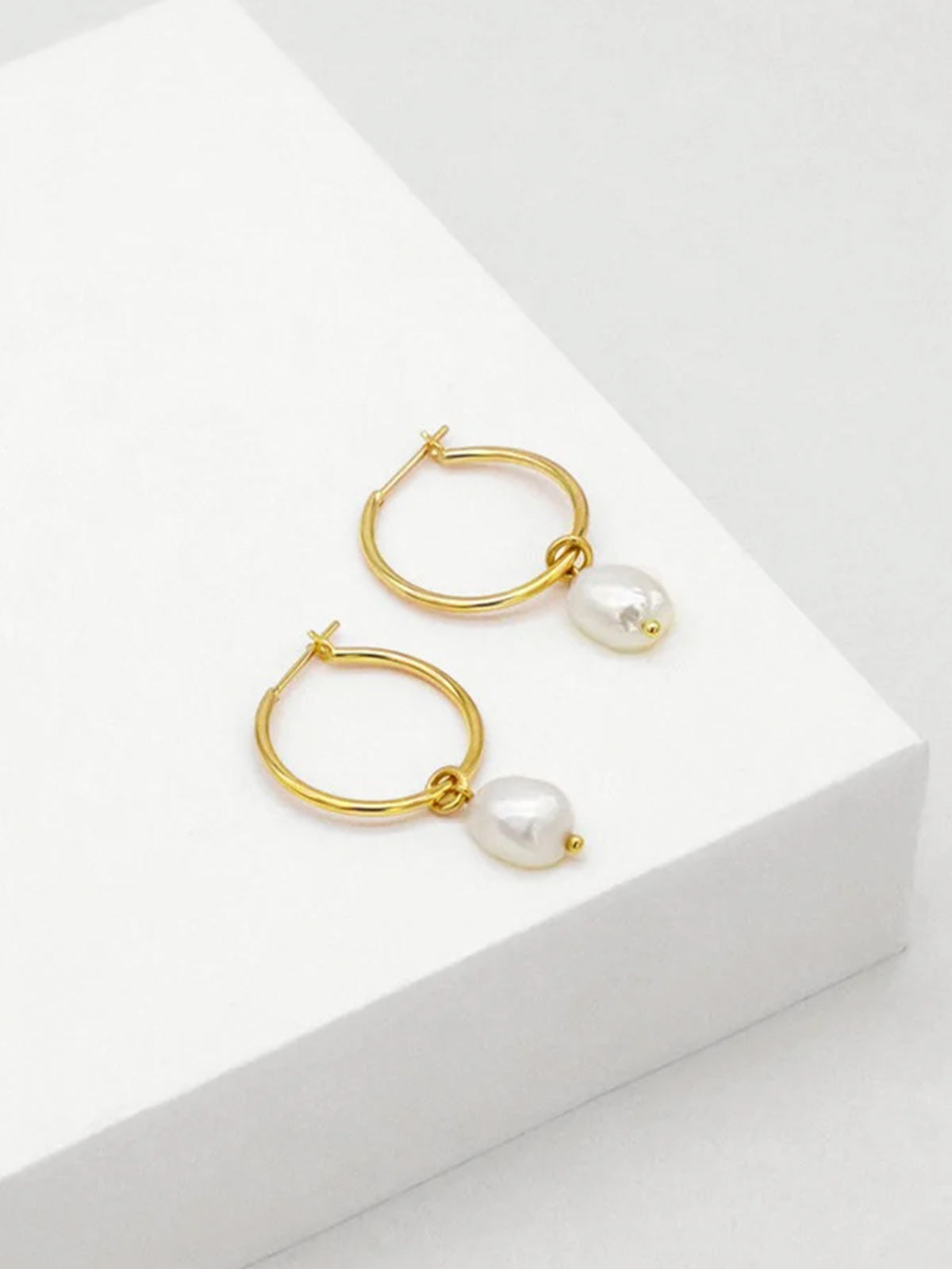 Baroque Pearl Willpower Hoop Earrings G