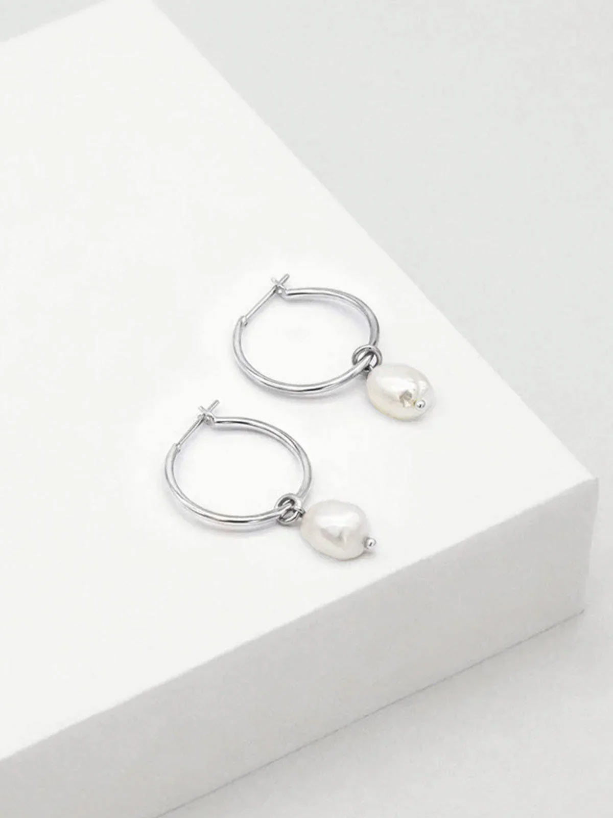 Baroque Pearl Willpower Hoop Earrings S