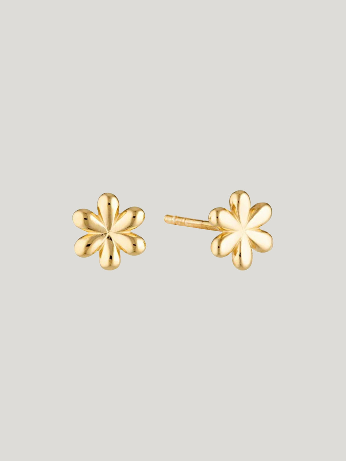 Daisy Stud Earrings G