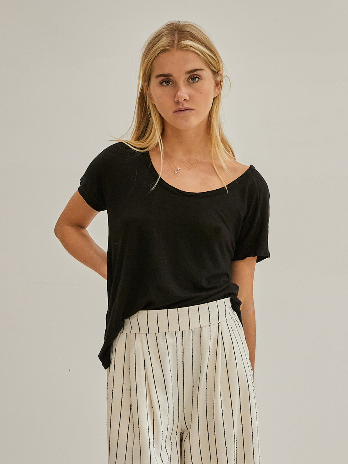 Noosa Linen Round Neck Tee