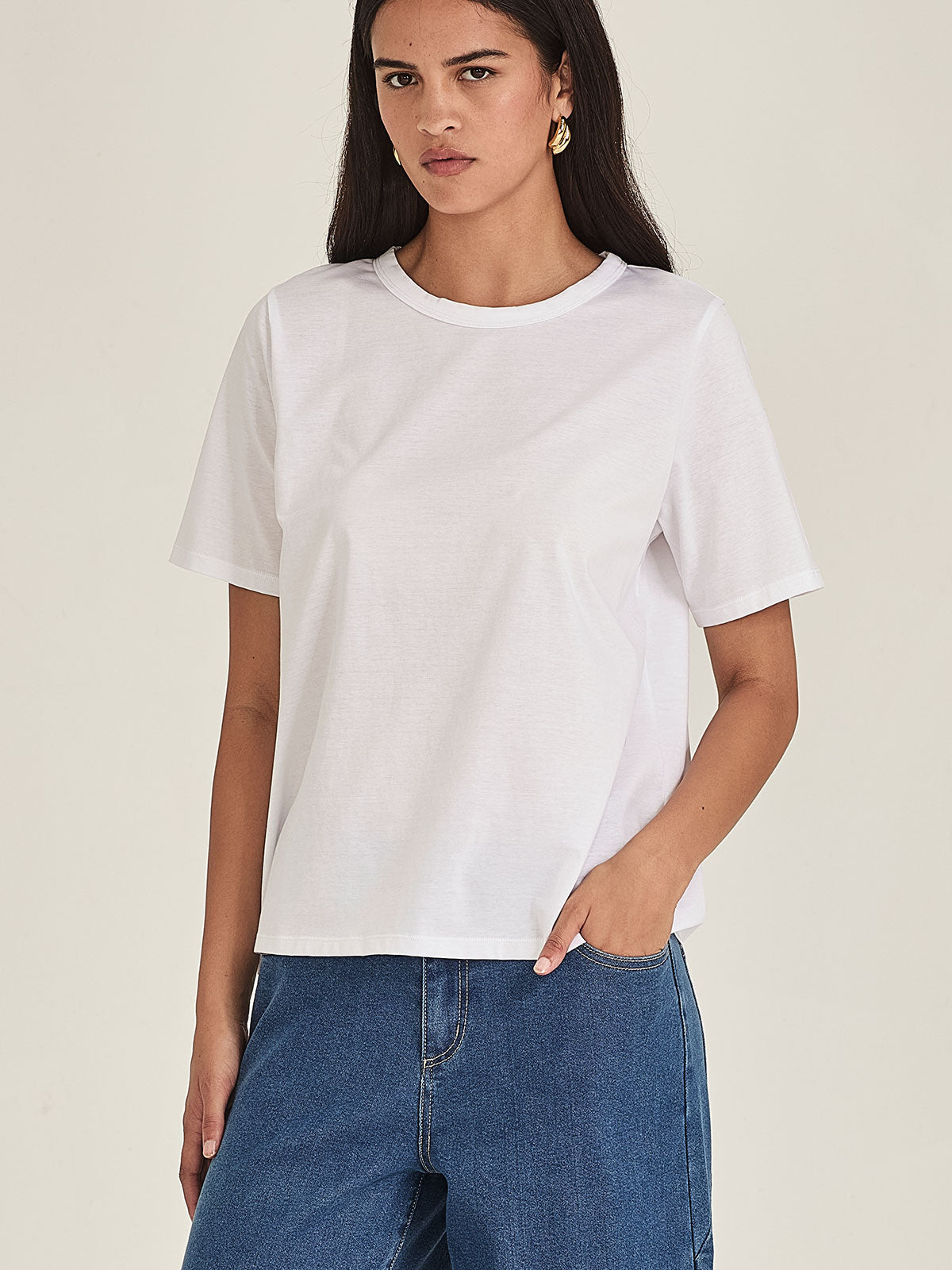 Avery Tee